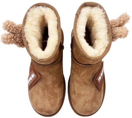 【訂製球鞋】 UGG CLASSIC MINI 羊皮 蝸牛樂享 雪地小兔 玩偶 舒適休閒 百搭 雪地靴 女款 棕色 Purchase 【訂製球鞋】 UGG CLASSIC MINI 羊皮 蝸牛樂享 雪地小兔 玩偶 舒適休閒 百搭 雪地靴 女款 棕色