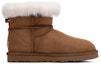 Lookbook 【訂製球鞋】 UGG CLASSIC MINI 達文西訂製 BEAR 保暖 塗鴉 小熊飾品 羊毛 潮流 簡潔 配襯 休閒 低筒 雪地靴 女款 棕色
