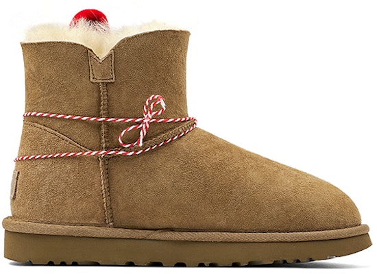 (W) UGG ミニ ベイリー ボウ II '栗色クリスマスベア'(女性用カスタムシューズ) 1016422-CHE(TeamS-圣诞小熊-) Lookbook (W) UGG ミニ ベイリー ボウ II '栗色クリスマスベア'(女性用カスタムシューズ) 1016422-CHE(TeamS-圣诞小熊-)