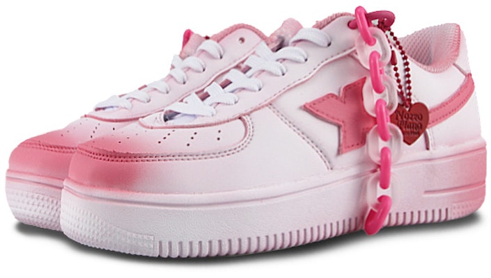 (W) 【カスタムシューズ】(女性用)Xtep 低カット「ロマンチックレッドグラデ - ハートペンダント」 881218319851白色(Team-58渐变红色) Lookbook (W) 【カスタムシューズ】(女性用)Xtep 低カット「ロマンチックレッドグラデ - ハートペンダント」 881218319851白色(Team-58渐变红色)