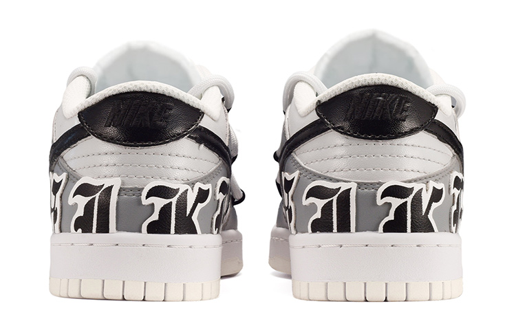 Shop (JR) [Sepatu Kustom] Nike Dunk Low 'Hitam Abu-abu' DH9765-100(TeamE-女款字母渐变黑灰)