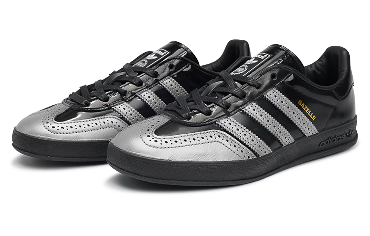 Shop 【客製化球鞋】adidas originals Gazelle 莓刻 黑銀雕花 極簡風 耐磨防滑 低筒 板鞋 男女款 銀黑