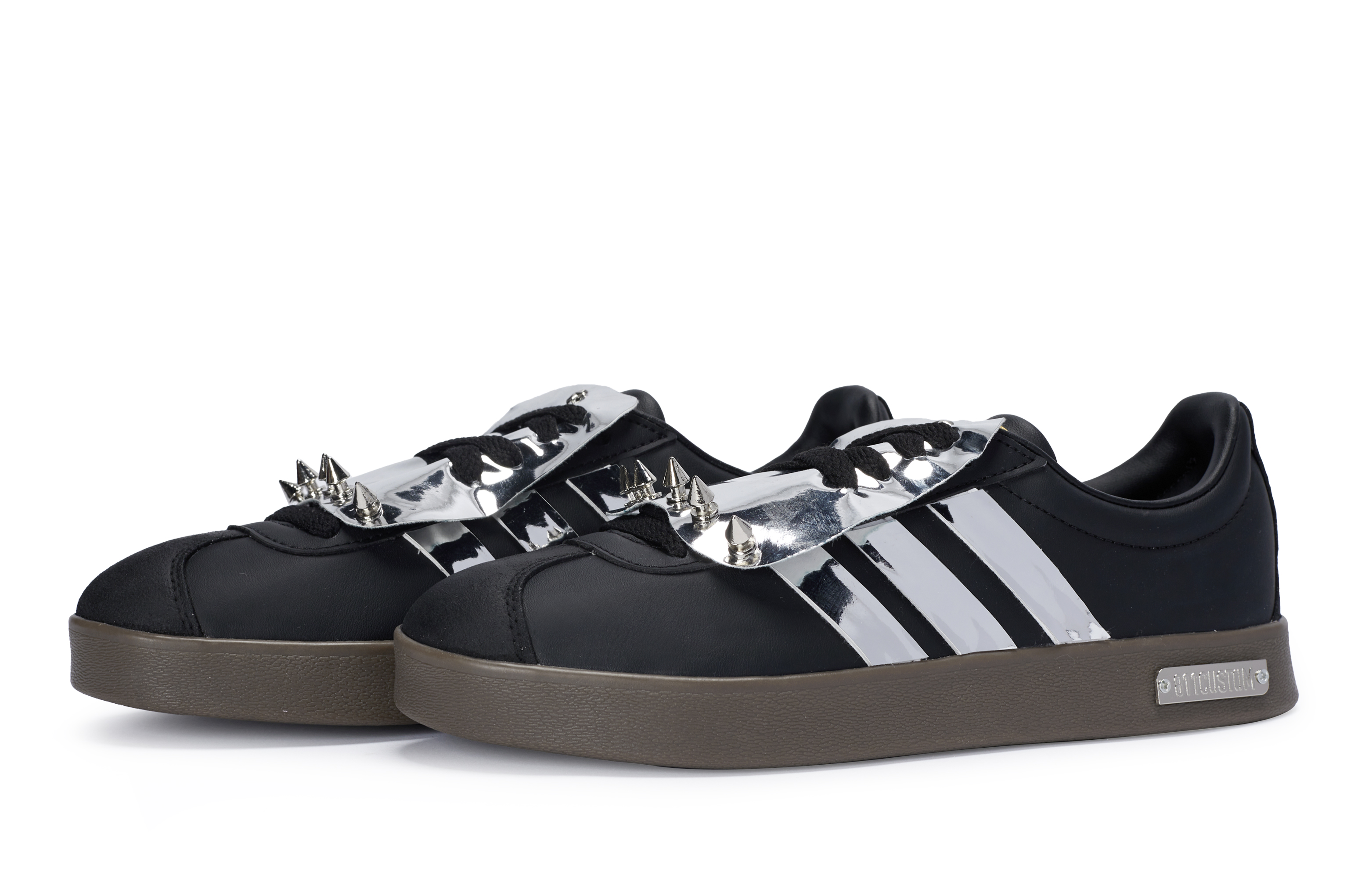 Shop 【定製球鞋】 adidas neo Vl Court 811製造 五金故事 搖滾龐克風 鉚釘  低筒 板鞋 男女同款 黑銀