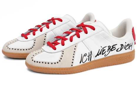 【定制球鞋】adidas originals BW Army 德訓鞋 莓刻 愛的表白 愛心貼片 仿舊風 防滑耐磨 板鞋 男女同款 米白 Lookbook 【定制球鞋】adidas originals BW Army 德訓鞋 莓刻 愛的表白 愛心貼片 仿舊風 防滑耐磨 板鞋 男女同款 米白