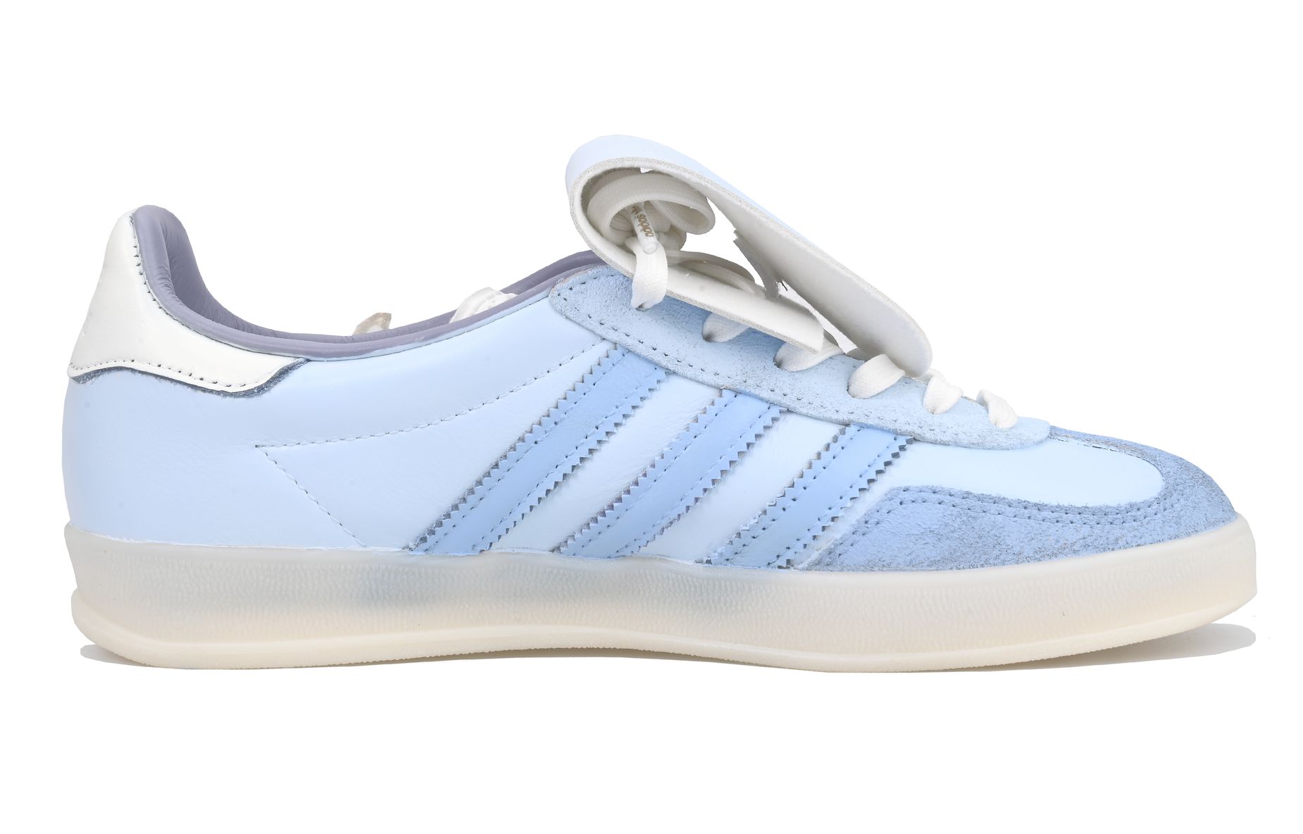 Lookbook 【客製化球鞋】adidas originals Gazelle 仲夏蝶舞 低筒 滑板鞋 男女通用 藍白