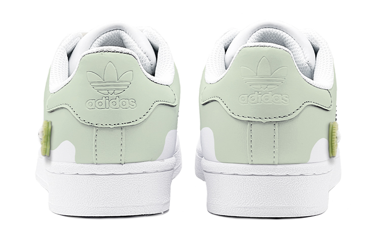 Shop 【定製球鞋】 adidas originals Superstar 學院風 奇趣餅乾 特殊鞋盒 低幫 板鞋 男女同款 綠白