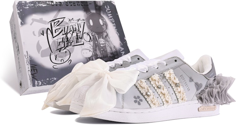 【客製化球鞋】adidas originals Superstar 達文西訂製 禮盒式 星辰 婚鞋 蕾絲 低筒 板鞋 男女皆宜 灰色 Buy 【客製化球鞋】adidas originals Superstar 達文西訂製 禮盒式 星辰 婚鞋 蕾絲 低筒 板鞋 男女皆宜 灰色