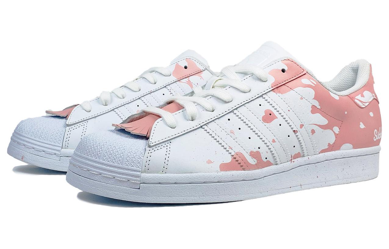 Shop 아디다스 오리지널 슈퍼스타 '러브 스프레드' 커스텀 (화이트-핑크) EG4960(Team1-爱意蔓延）