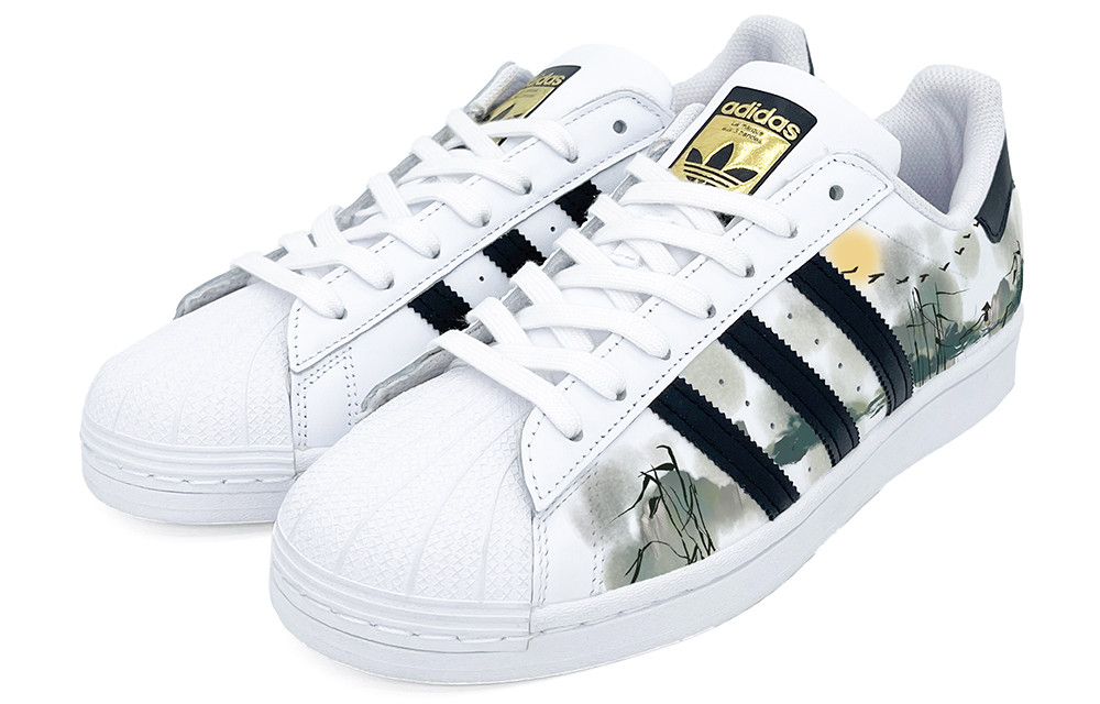 Shop [定制鞋] 阿迪达斯Originals Superstar '极简海军蓝' EG4958(Team2-极简墨蓝)