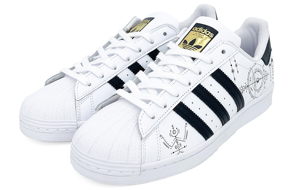 Shop [定制鞋款] 阿迪达斯三叶草Superstar '极简图案黑色' EG4958(Team2-极简图形-)