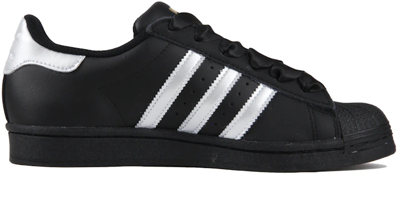 【客製化球鞋】 adidas originals Superstar 摩登黑銀 銀環 絲質鞋帶 無性別風格 時尚百搭與 四季款 高包覆性 輕便 低筒 運動鞋 男女皆宜 黑銀色 Lookbook 【客製化球鞋】 adidas originals Superstar 摩登黑銀 銀環 絲質鞋帶 無性別風格 時尚百搭與 四季款 高包覆性 輕便 低筒 運動鞋 男女皆宜 黑銀色