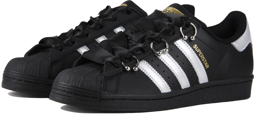 【客製化球鞋】 adidas originals Superstar 摩登黑銀 銀環 絲質鞋帶 無性別風格 時尚百搭與 四季款 高包覆性 輕便 低筒 運動鞋 男女皆宜 黑銀色 Shop 【客製化球鞋】 adidas originals Superstar 摩登黑銀 銀環 絲質鞋帶 無性別風格 時尚百搭與 四季款 高包覆性 輕便 低筒 運動鞋 男女皆宜 黑銀色
