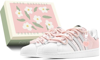 【專屬定製球鞋】 adidas originals Superstar 城市簡約風 銀粉愛心 解構設計 特殊鞋盒 低筒 板鞋 男女皆宜 粉色 Buy 【專屬定製球鞋】 adidas originals Superstar 城市簡約風 銀粉愛心 解構設計 特殊鞋盒 低筒 板鞋 男女皆宜 粉色