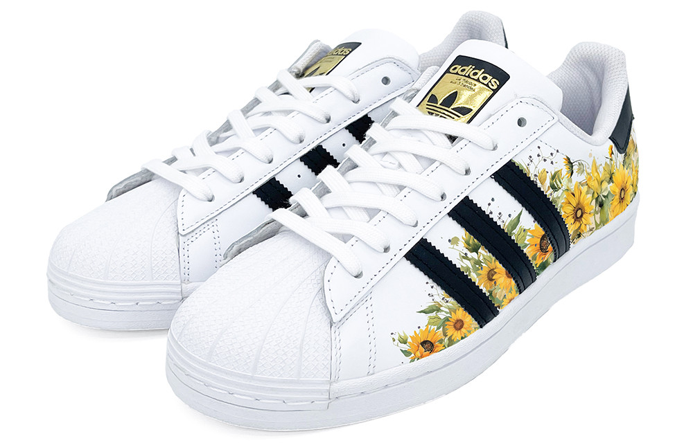 Lookbook [定制鞋款] 阿迪达斯经典超级星 '阳光黄' EG4958(Team2-向阳而生)