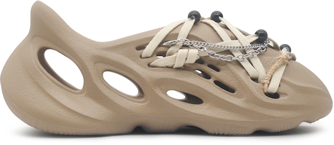 【訂製球鞋】adidas originals Yeezy Foam Runner 瘋玩藝術 稻香 珍珠奶茶 專屬掛飾 洞洞鞋 男女款 椋黃色 Lookbook 【訂製球鞋】adidas originals Yeezy Foam Runner 瘋玩藝術 稻香 珍珠奶茶 專屬掛飾 洞洞鞋 男女款 椋黃色