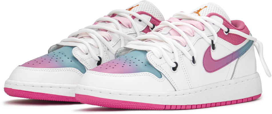 【訂製籃球鞋】 Jordan Air Jordan 1 棉花糖漸變 極簡 高級感 復古籃球鞋 GS 藍粉 Lookbook 【訂製籃球鞋】 Jordan Air Jordan 1 棉花糖漸變 極簡 高級感 復古籃球鞋 GS 藍粉