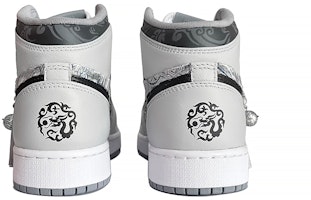 カスタムAJ1 ハイ "グレー白銀翡翠チャーム" 555088-037(TeamK-玉清珑) Details for カスタムAJ1 ハイ "グレー白銀翡翠チャーム" 555088-037(TeamK-玉清珑)