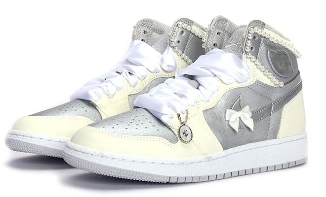 【客制球鞋】Jordan Air Jordan 1 High 氣泡水母 公主 小香風 高筒 復古籃球鞋 GS 米白銀 Lookbook 【客制球鞋】Jordan Air Jordan 1 High 氣泡水母 公主 小香風 高筒 復古籃球鞋 GS 米白銀