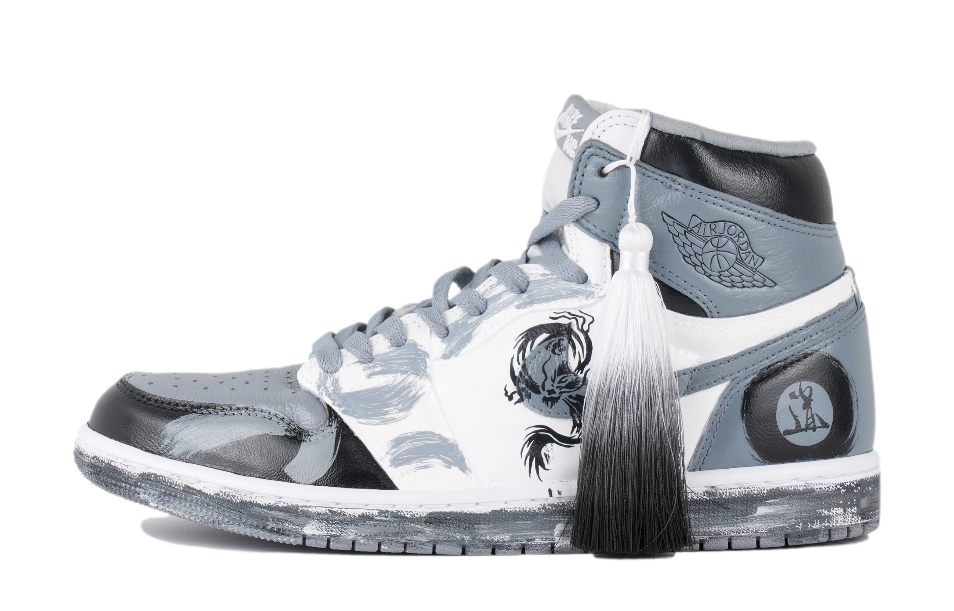 Buy [カスタムシューズ] エアジョーダン1 ハイレトロ 'Wu Pang Xiaojang ブラック ホワイト グレー' 555088-037(Team42-男女同款悟黑白灰)