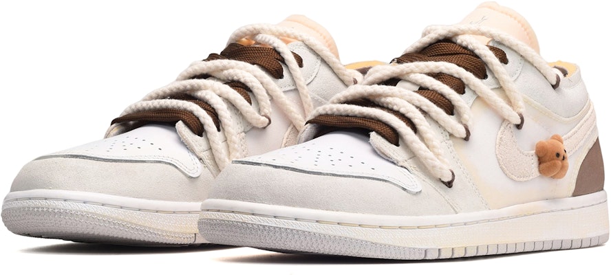 【定制鞋款】Air Jordan 1 Low‘陈年熊’ DQ3727-100(TeamE-女款立体小熊白黄棕) Lookbook 【定制鞋款】Air Jordan 1 Low‘陈年熊’ DQ3727-100(TeamE-女款立体小熊白黄棕)