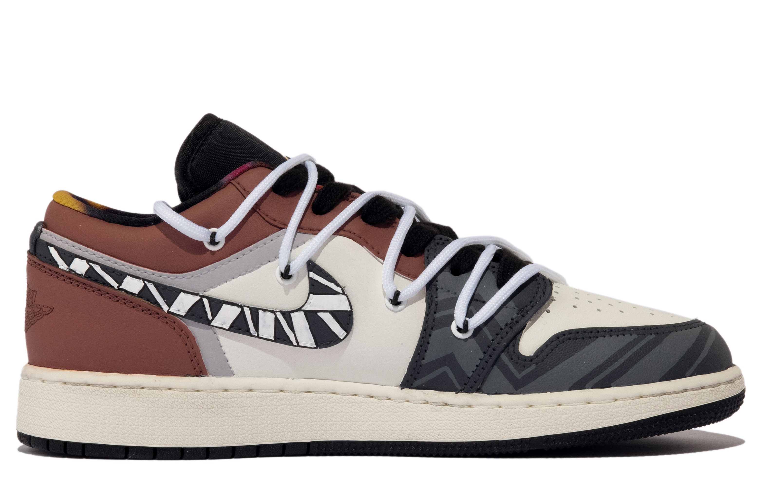 Order [Sepatu Custom] Air Jordan 1 Low 'Beige Merah Hitam Apokaliptik' DQ8421-001(TeamM-女款启示录xhzz)