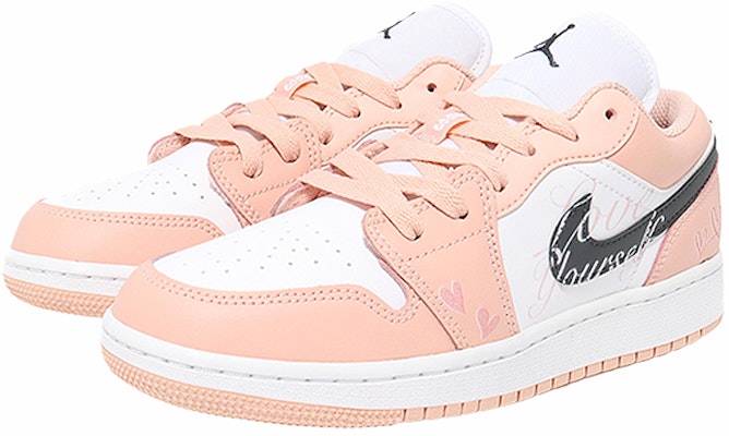 에어 조던 1 로우 '아틱 핑크 러브' (커스텀) 553560-800(Team10--Love爱) Lookbook 에어 조던 1 로우 '아틱 핑크 러브' (커스텀) 553560-800(Team10--Love爱)