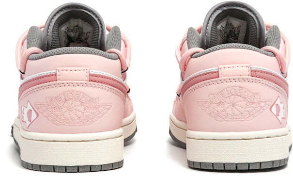 에어 조던 1 로우 '바비 핑크 러브 트레일' (커스텀) 553560-053(Team94-女款爱情轨迹) Shop 에어 조던 1 로우 '바비 핑크 러브 트레일' (커스텀) 553560-053(Team94-女款爱情轨迹)