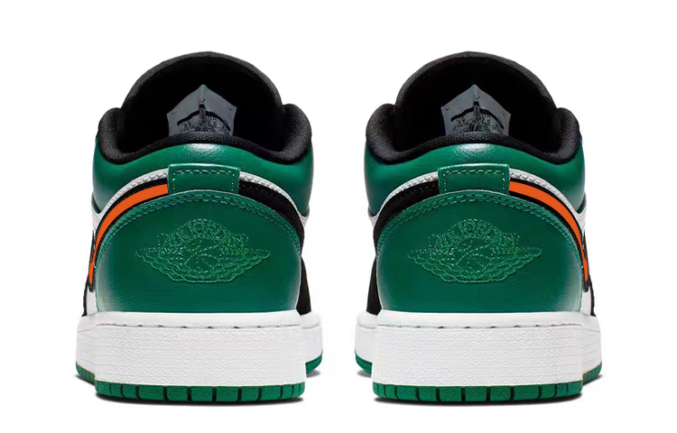 Shop [カスタムシューズ] エアジョーダン1 ロー「ブラック-グリーン」 553560-113(Team56-星月海豚)