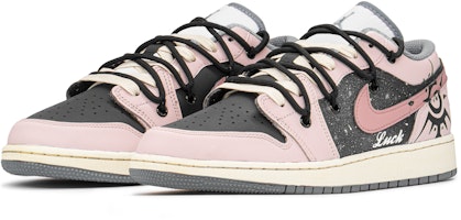 【訂製籃球鞋】 Jordan Air Jordan 1 FZBB 禮盒 星泉 小幸運 低筒 復古籃球鞋 GS 黑粉 Shop 【訂製籃球鞋】 Jordan Air Jordan 1 FZBB 禮盒 星泉 小幸運 低筒 復古籃球鞋 GS 黑粉