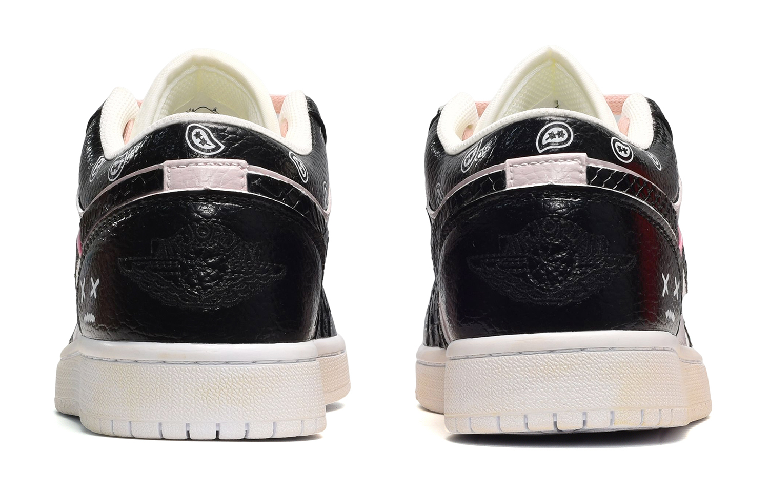 Shop 【定制鞋款】Air Jordan 1 Low '黑粉蛇皮佩斯利' 553560-130(TeamE-女款蛇皮黑粉)