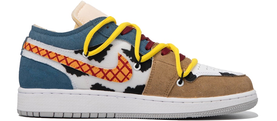 커스텀 에어 조던 1 로우 '블루 브라운 그래피티' DQ3727-100(TeamM-女款田宿S-BOX) Lookbook 커스텀 에어 조던 1 로우 '블루 브라운 그래피티' DQ3727-100(TeamM-女款田宿S-BOX)