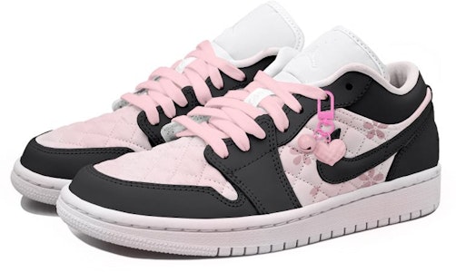 【定製球鞋】 Jordan Air Jordan 1 Low OKHR 花 掛飾 腮紅 做舊 暈染 低幫 復古籃球鞋 GS 黑粉 Shop 【定製球鞋】 Jordan Air Jordan 1 Low OKHR 花 掛飾 腮紅 做舊 暈染 低幫 復古籃球鞋 GS 黑粉