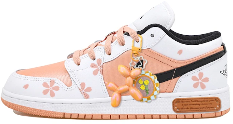 【客製化球鞋】Jordan Air Jordan 1 Low OKHR 櫻花 氣球狗 吊飾 低筒 復古籃球鞋 GS 白粉黑 Order 【客製化球鞋】Jordan Air Jordan 1 Low OKHR 櫻花 氣球狗 吊飾 低筒 復古籃球鞋 GS 白粉黑