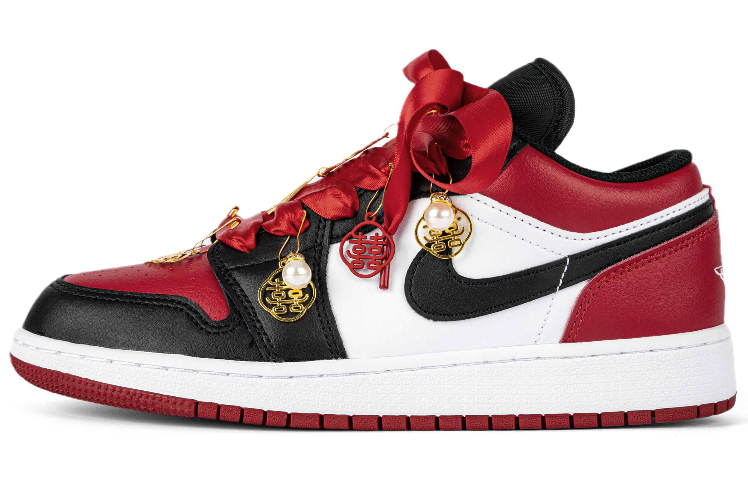 Buy 【訂製球鞋】 Jordan Air Jordan 1 低筒 結婚主題 中式 禮盒 秀禾 婚鞋 古風雙喜 珍珠掛飾喜慶 百搭 低筒 復古籃球
