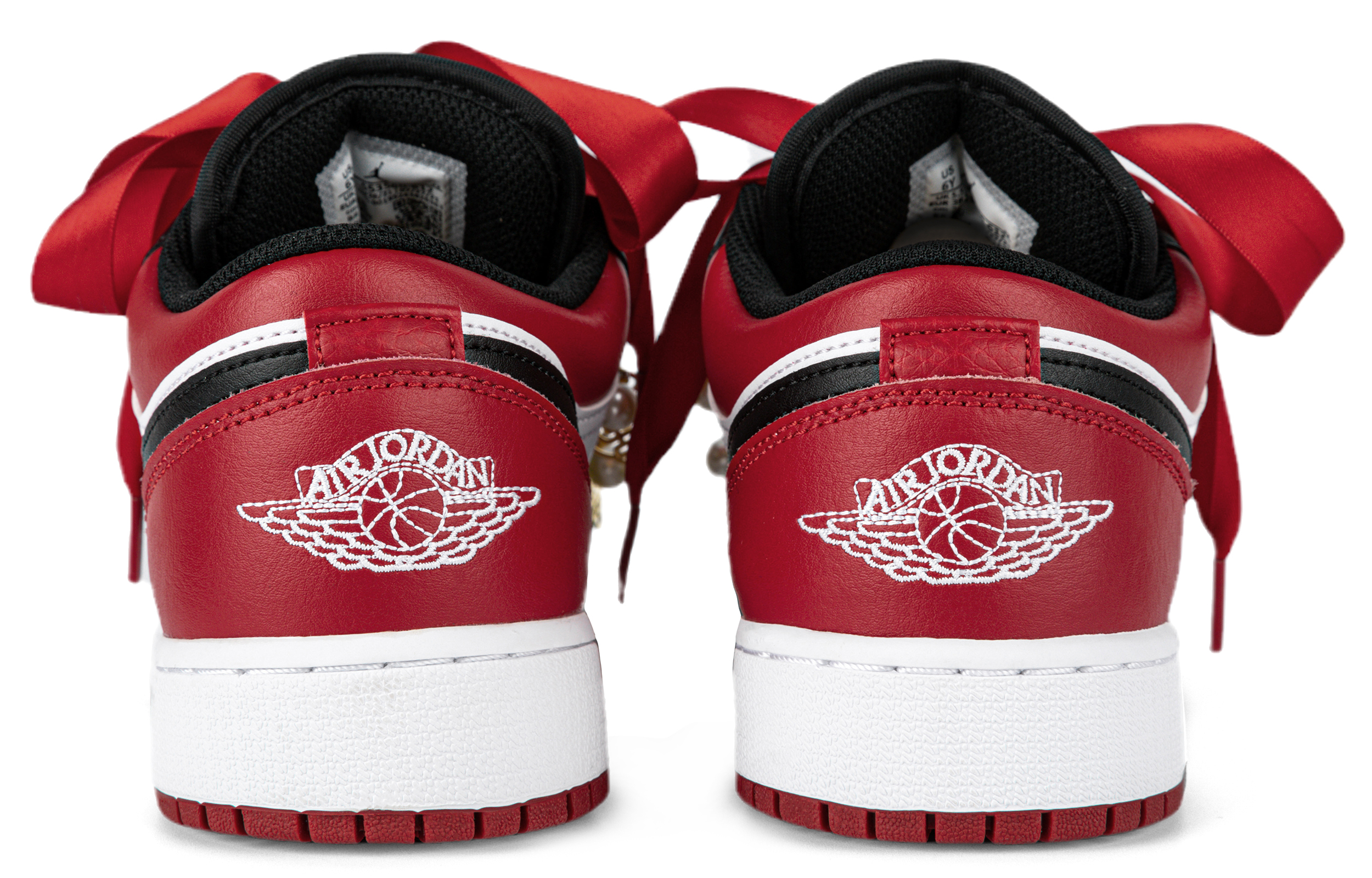 Shop 【訂製球鞋】 Jordan Air Jordan 1 低筒 結婚主題 中式 禮盒 秀禾 婚鞋 古風雙喜 珍珠掛飾喜慶 百搭 低筒 復古籃球