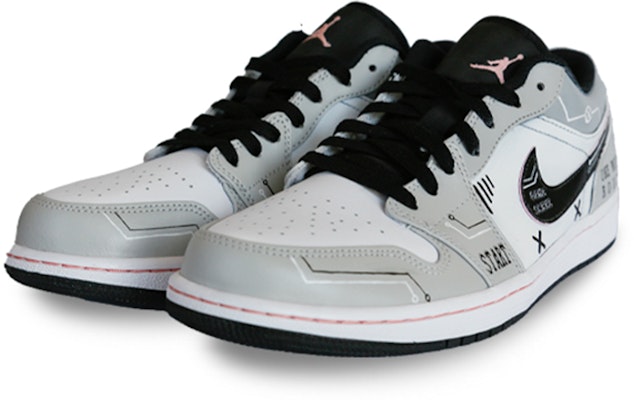 커스텀 에어 조던 1 로우 '사이버펑크 픽셀' 553558-062(Team7-男款黑白像素黑白灰) Lookbook 커스텀 에어 조던 1 로우 '사이버펑크 픽셀' 553558-062(Team7-男款黑白像素黑白灰)