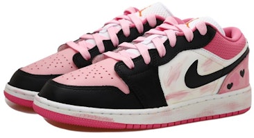 カスタムシューズ:「エアジョーダン1 ロー ドーパミンフローラルハート黒白」 DR9498-168(Team拾玖-黑粉花朵S-BOX) Shop カスタムシューズ:「エアジョーダン1 ロー ドーパミンフローラルハート黒白」 DR9498-168(Team拾玖-黑粉花朵S-BOX)