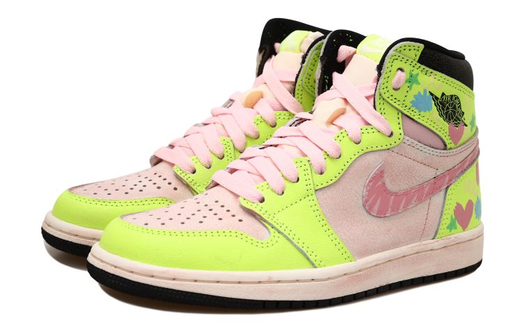 Shop [カスタムシューズ] エアジョーダン1 ロー 'ドーパミングラフィティハート' 555088-702(Team拾玖-荧光绿涂鸦S-BOX)