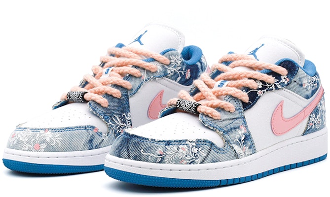 커스텀 에어 조던 1 로우 '플로럴 워시드 데님 그라피티 화이트-블루' DM8947-100(Team肆-丹宁水洗花卉A) Lookbook 커스텀 에어 조던 1 로우 '플로럴 워시드 데님 그라피티 화이트-블루' DM8947-100(Team肆-丹宁水洗花卉A)