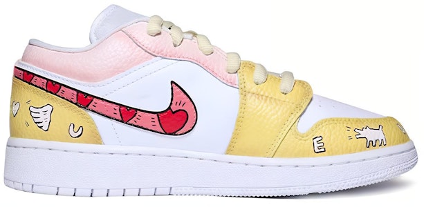 【カスタムシューズ】エアジョーダン1 ロー 「グラフィティクリスマス - イエロー」 553560-130(Team伍-女款爱心黄粉白) Order 【カスタムシューズ】エアジョーダン1 ロー 「グラフィティクリスマス - イエロー」 553560-130(Team伍-女款爱心黄粉白)
