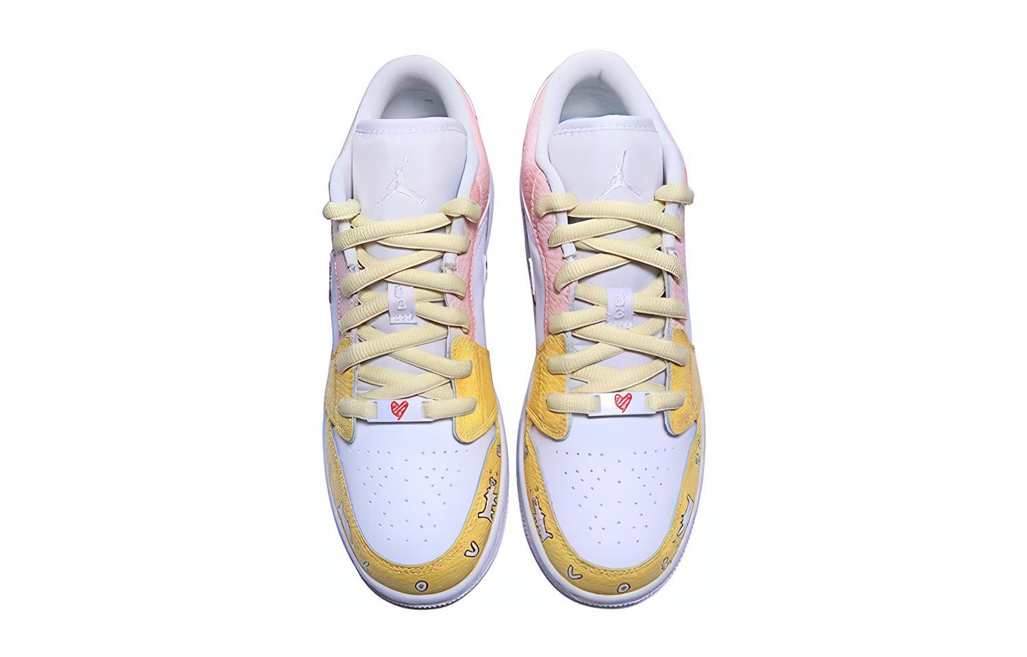 Shop 【カスタムシューズ】エアジョーダン1 ロー 「グラフィティクリスマス - イエロー」 553560-130(Team伍-女款爱心黄粉白)