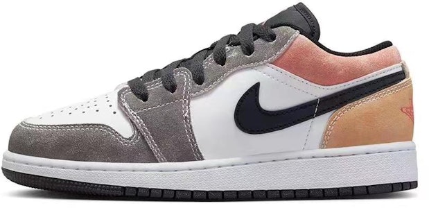 【訂製球鞋】 Jordan Air Jordan 1 星空月色 狼山圖騰 狼道精神 減震防滑 低筒 復古籃球鞋 GS 灰白 Details for 【訂製球鞋】 Jordan Air Jordan 1 星空月色 狼山圖騰 狼道精神 減震防滑 低筒 復古籃球鞋 GS 灰白