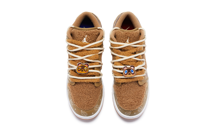 Shop [定制鞋] Air Jordan 1 低帮 '懒浣熊' DO2233-264(TeamR-女款慵懒浣熊白棕)