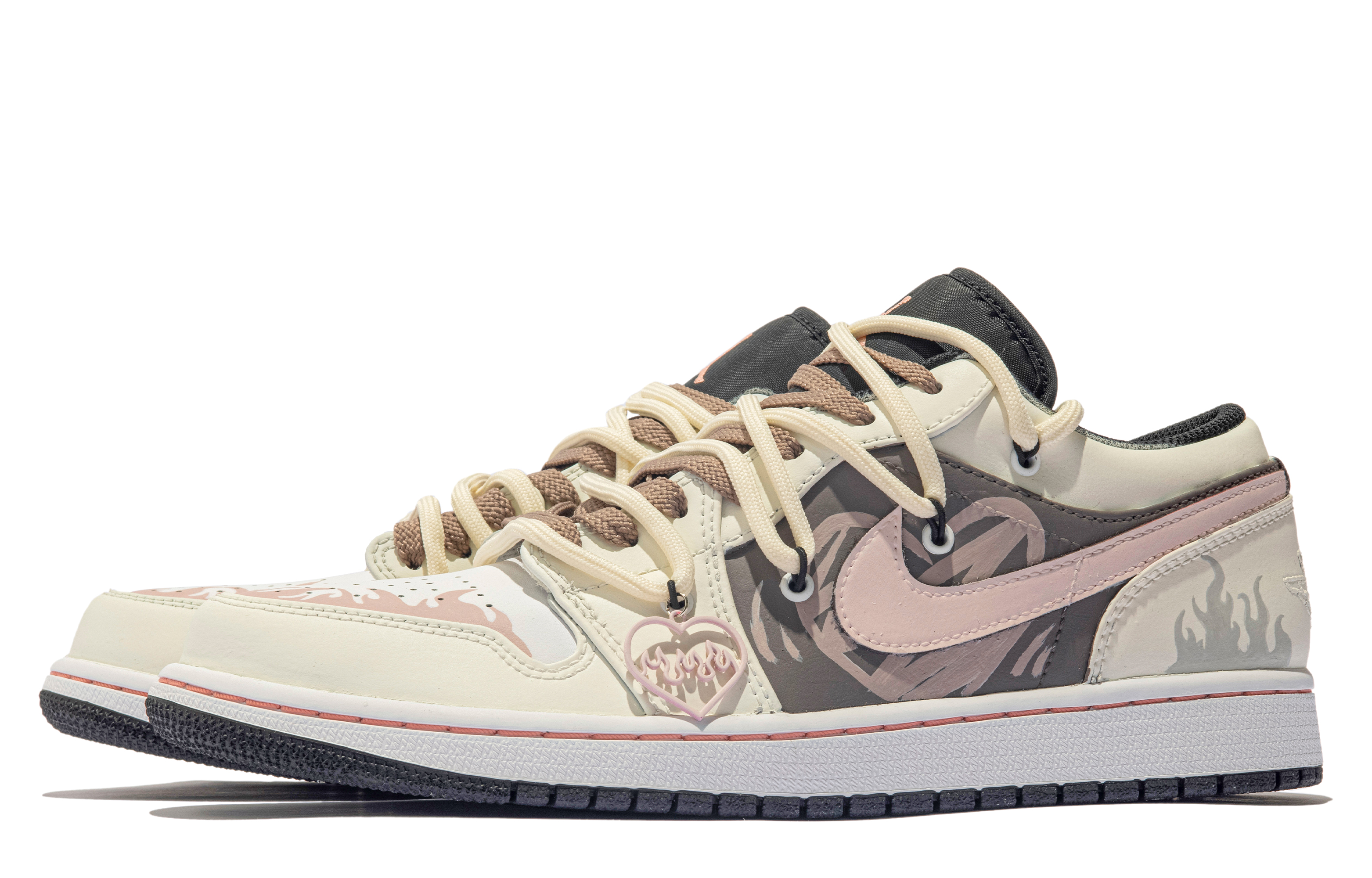 Lookbook [Kasut Custom] Air Jordan 1 Low 'Mocha Heart Graffiti' 553558-062(TeamM-男款摩卡心脏stears)