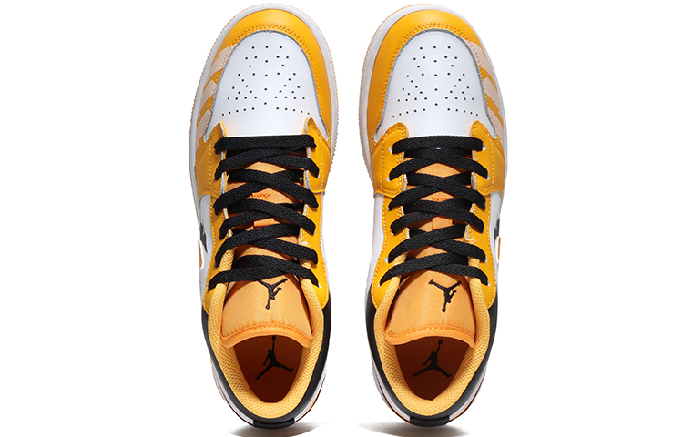 Shop 【客製球鞋】Jordan Air Jordan 1 Low 賽車世界 秋名山 潮酷時尚 低筒 復古籃球鞋 GS 黃白