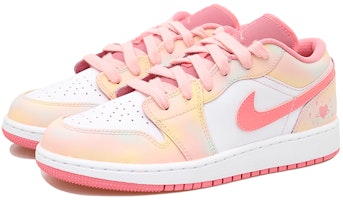 【客製化球鞋】 Jordan Air Jordan 1 低筒 OKHR 清新 愛心 星星 夢幻暈染 復古籃球鞋 GS 粉白黃 Lookbook 【客製化球鞋】 Jordan Air Jordan 1 低筒 OKHR 清新 愛心 星星 夢幻暈染 復古籃球鞋 GS 粉白黃