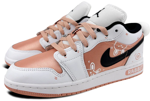 에어 조던 1 로우 '핑크 버니' (커스텀) DM8960-801(Team叁-女款AJ兔球S-BOX) Lookbook 에어 조던 1 로우 '핑크 버니' (커스텀) DM8960-801(Team叁-女款AJ兔球S-BOX)