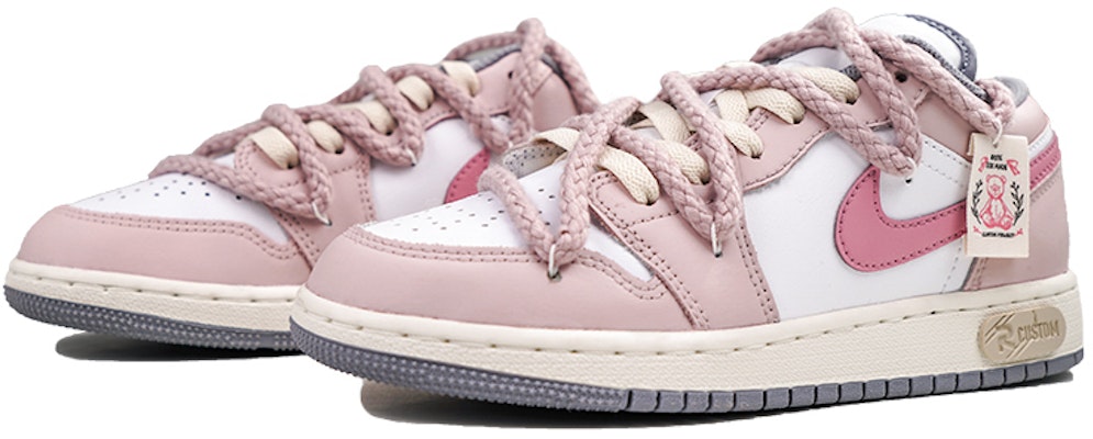 커스텀 에어 조던 1 로우 '리스크 핑크 스윗하트' (77 characters) 553560-053(Team27-小熊甜心AJ) Lookbook 커스텀 에어 조던 1 로우 '리스크 핑크 스윗하트' (77 characters) 553560-053(Team27-小熊甜心AJ)