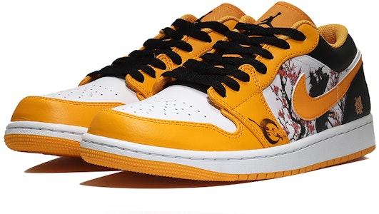 커스텀 에어 조던 1 로우 '사쿠라 블랙 화이트 옐로우' 553558-701(Team10-云裳百合) Lookbook 커스텀 에어 조던 1 로우 '사쿠라 블랙 화이트 옐로우' 553558-701(Team10-云裳百合)