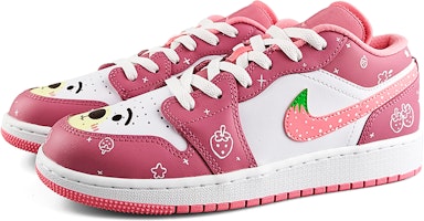 【定制球鞋】 Jordan Air Jordan 1 Low 可愛 草莓 星星 小熊 低筒 復古籃球鞋 GS 粉白色 Lookbook 【定制球鞋】 Jordan Air Jordan 1 Low 可愛 草莓 星星 小熊 低筒 復古籃球鞋 GS 粉白色